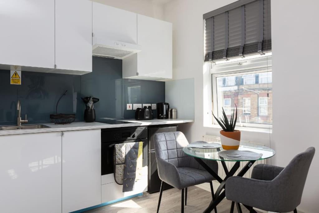 Studio Apt, 8 Min Walk From Tube 3 伦敦 外观 照片