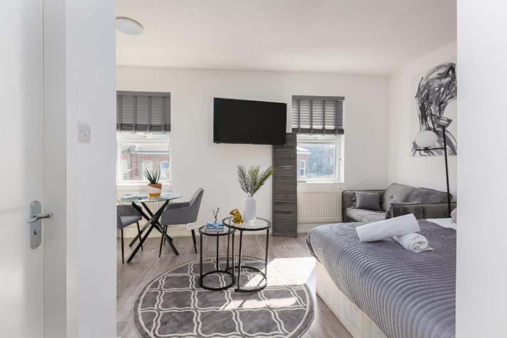 Studio Apt, 8 Min Walk From Tube 3 伦敦 外观 照片