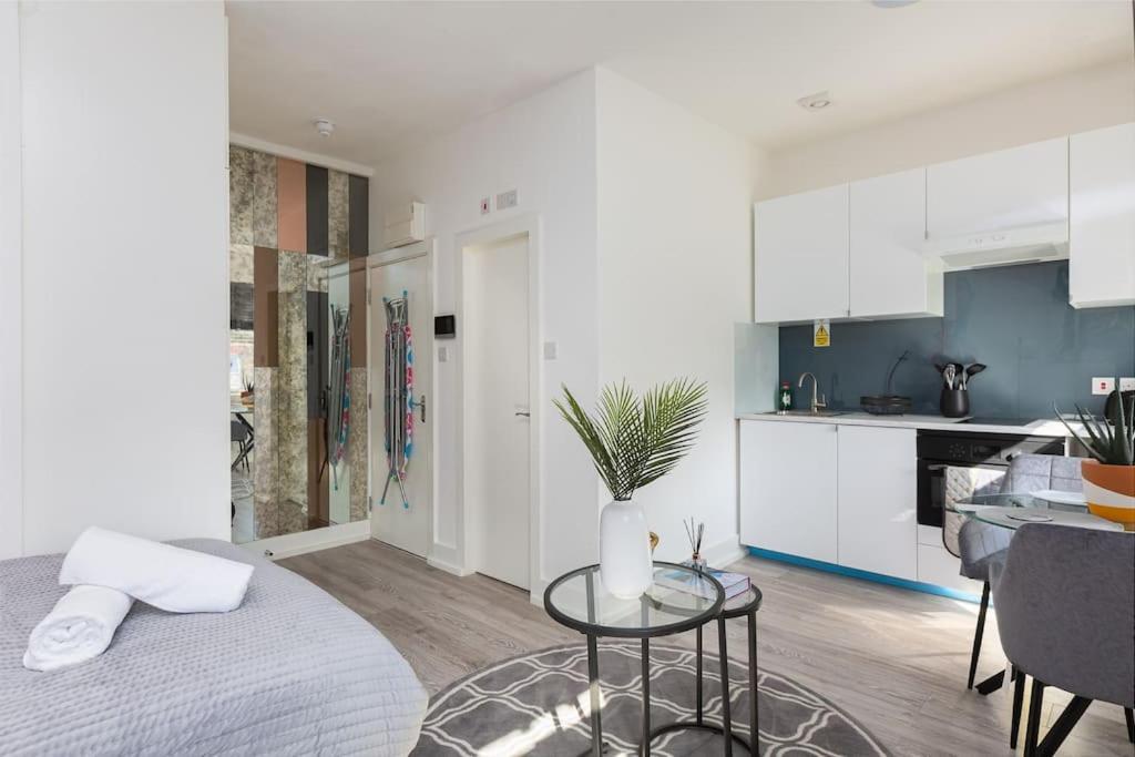 Studio Apt, 8 Min Walk From Tube 3 伦敦 外观 照片