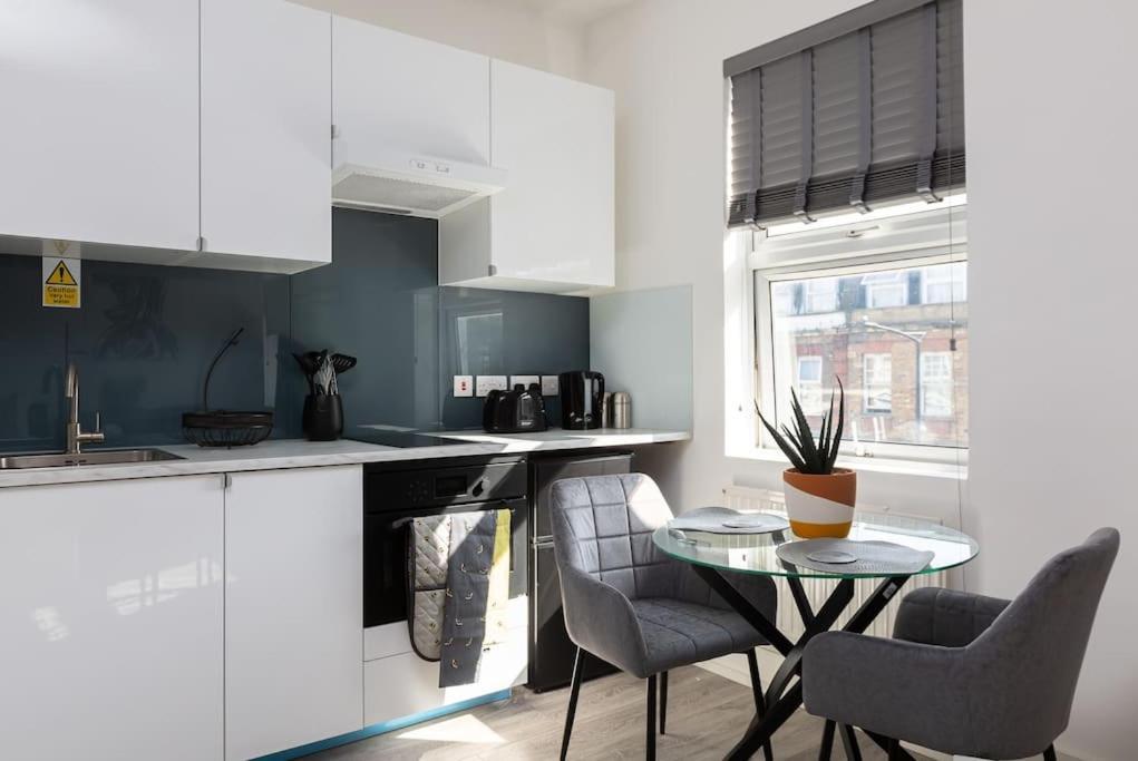 Studio Apt, 8 Min Walk From Tube 3 伦敦 外观 照片