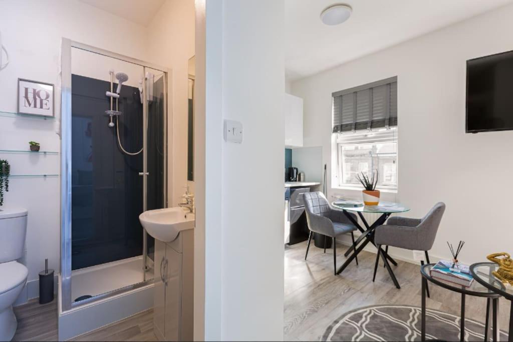 Studio Apt, 8 Min Walk From Tube 3 伦敦 外观 照片